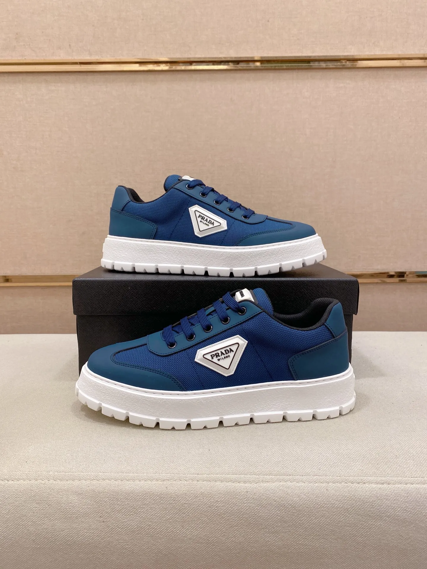 Men's men's shoes💰: 440💰[Prada～Prada] Trendy new styles are on the market. Same style as the official website. Counter quality. Original version. [Strong] [Strong] Imported selected first-layer cowhide. Comfortable and breathable sheepskin lining, fine workmanship, upper layer made of 100% pure cowhide, original last shape, comfortable on the feet, shoe sizes 38 to 44